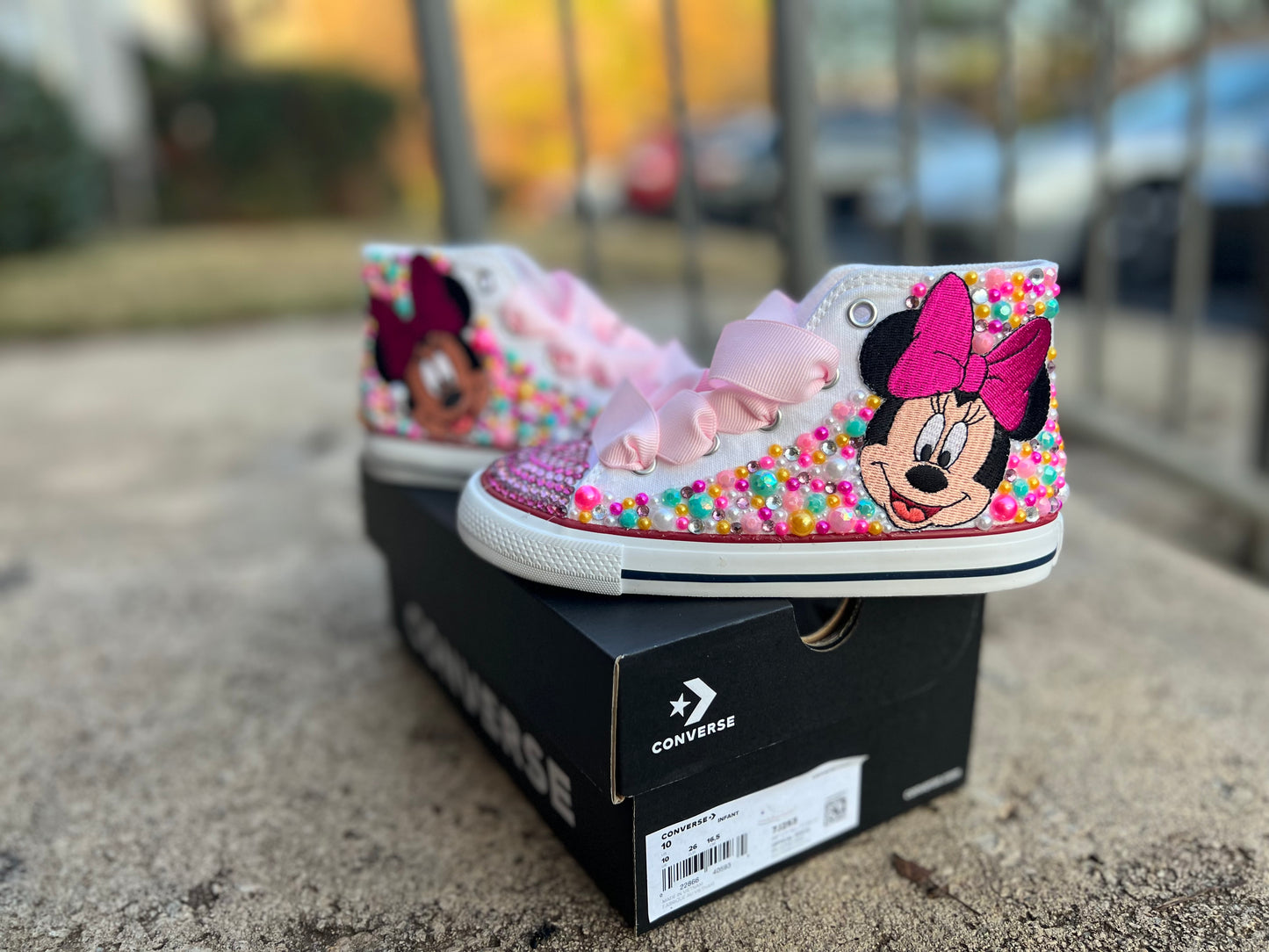 Minnie Mouse Converse