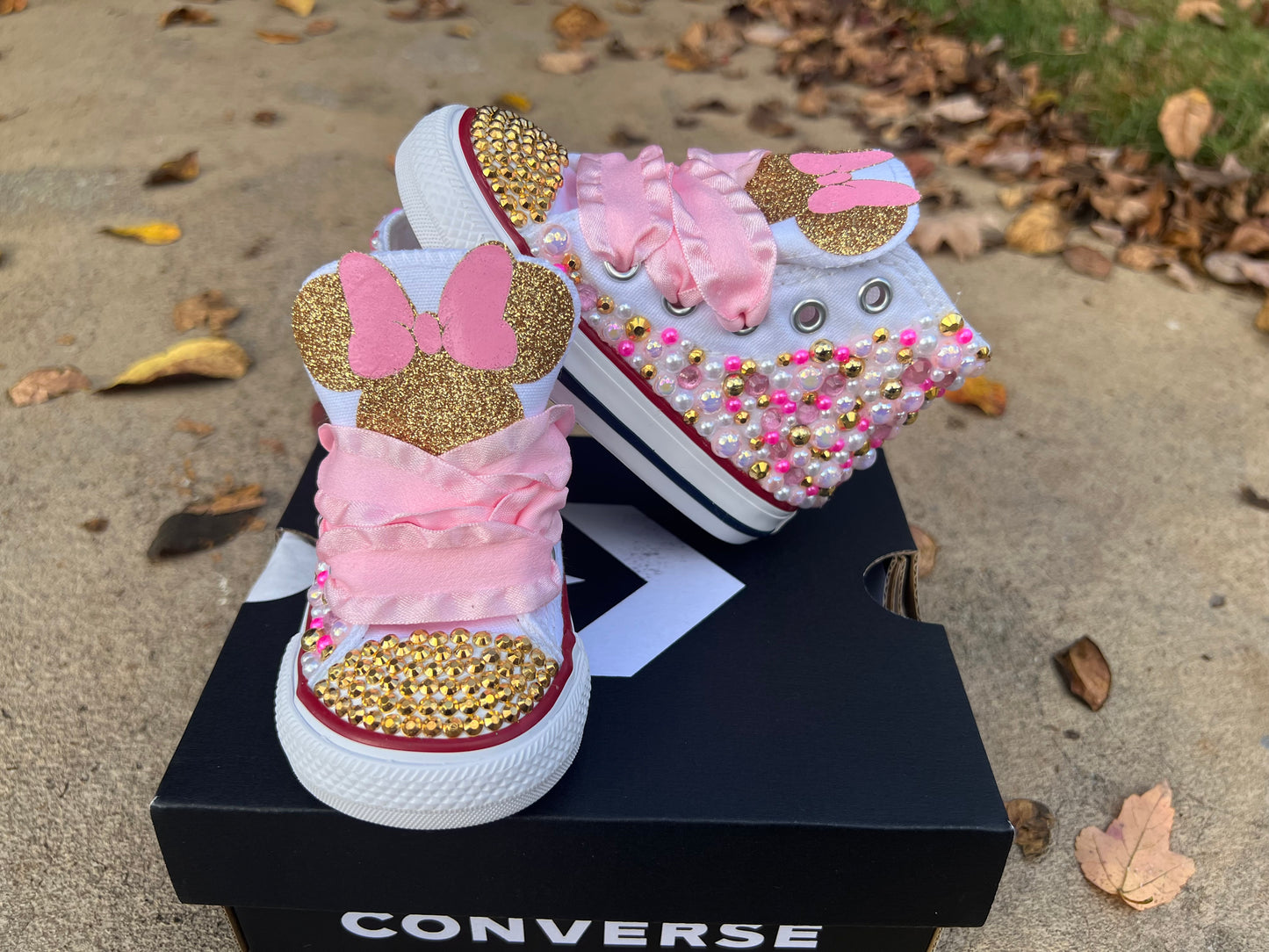 Minnie Mouse Converses