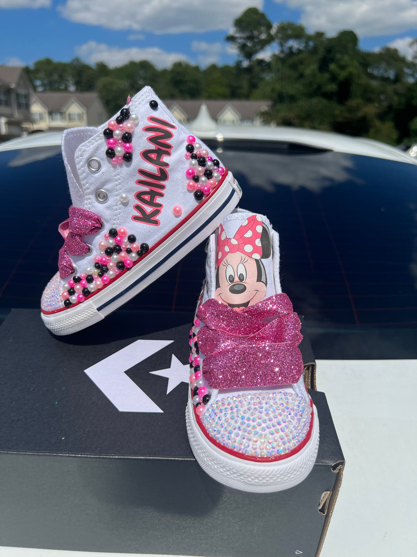 Minnie Mouse Converse
