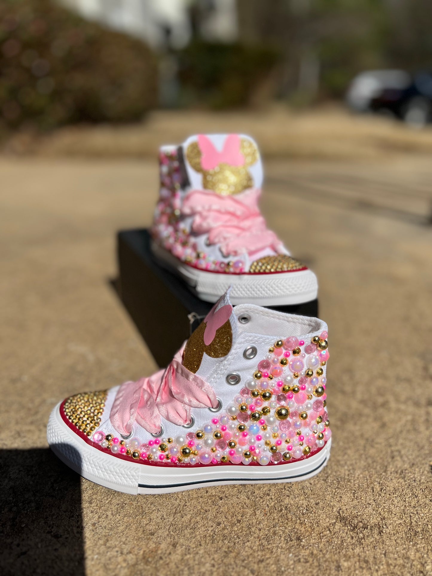 Minnie Mouse Converses